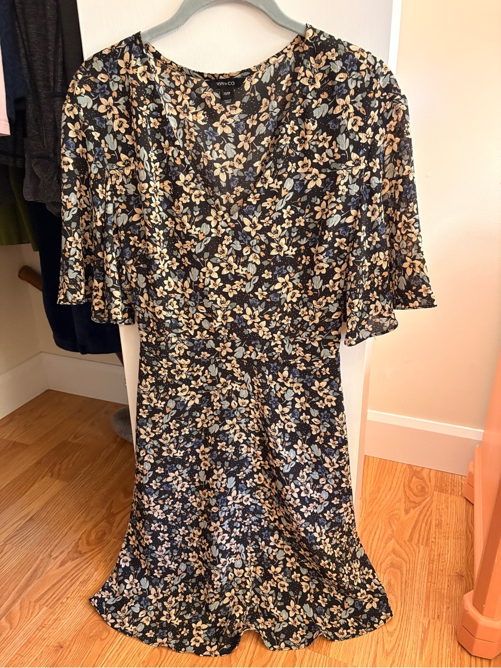 RW&CO. Navy Floral Midi Dress with Cream and Light Blue Blooms - Picture 1 of 2